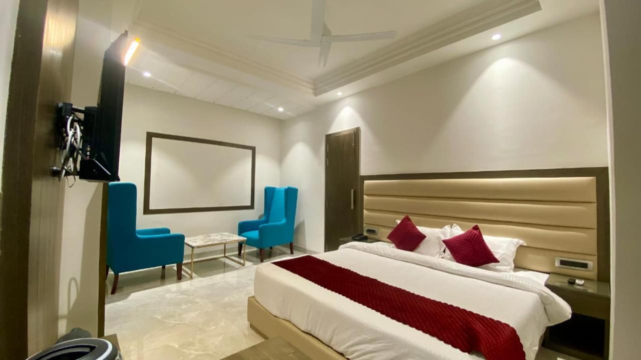 Luxe Resorts - Centrally Heated Air Conditioned Hotel In The Heart Of Kasauli Dış mekan fotoğraf