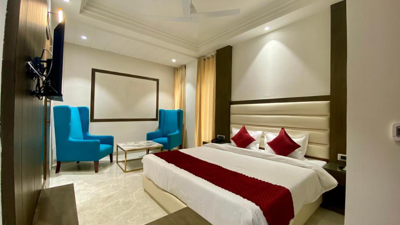 Luxe Resorts - Centrally Heated Air Conditioned Hotel In The Heart Of Kasauli Dış mekan fotoğraf
