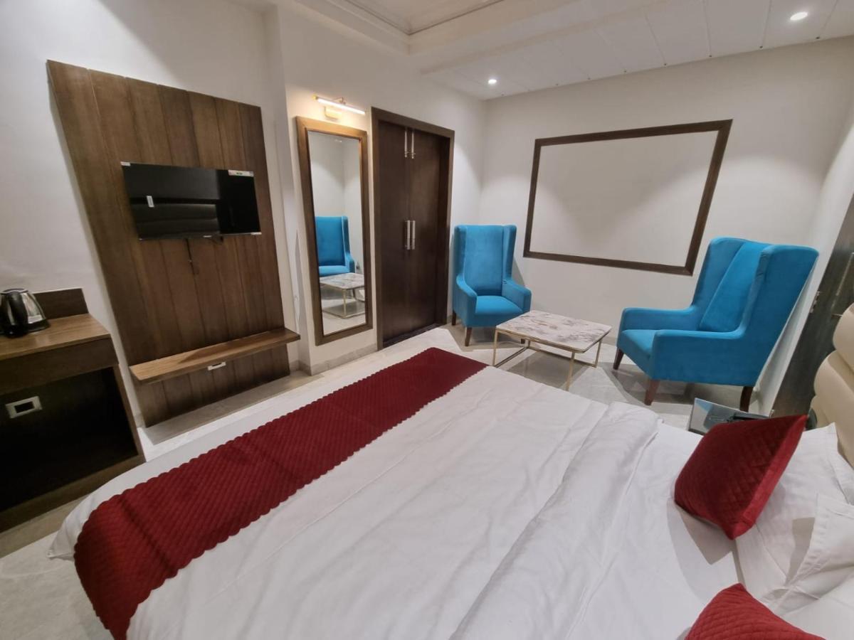 Luxe Resorts - Centrally Heated Air Conditioned Hotel In The Heart Of Kasauli Dış mekan fotoğraf