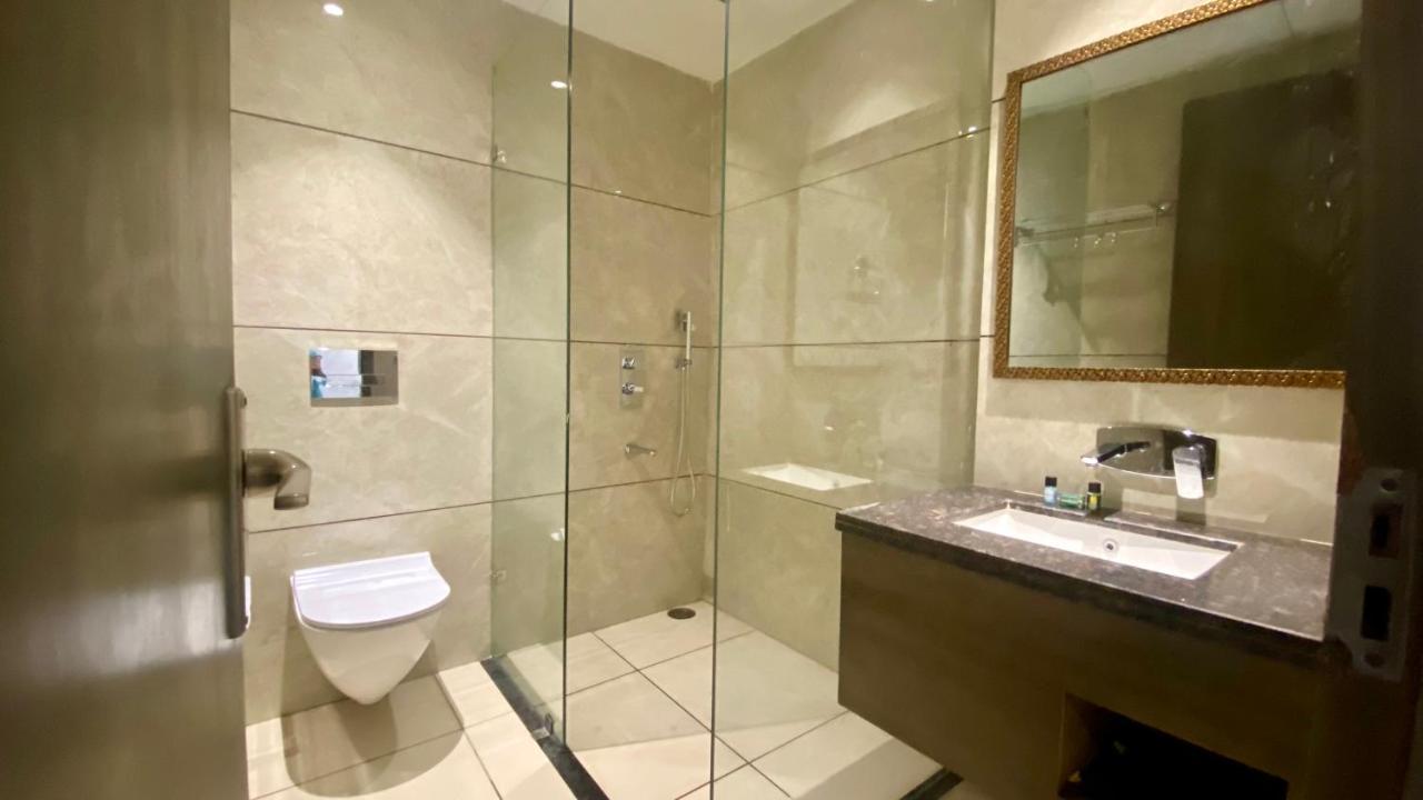 Luxe Resorts - Centrally Heated Air Conditioned Hotel In The Heart Of Kasauli Dış mekan fotoğraf