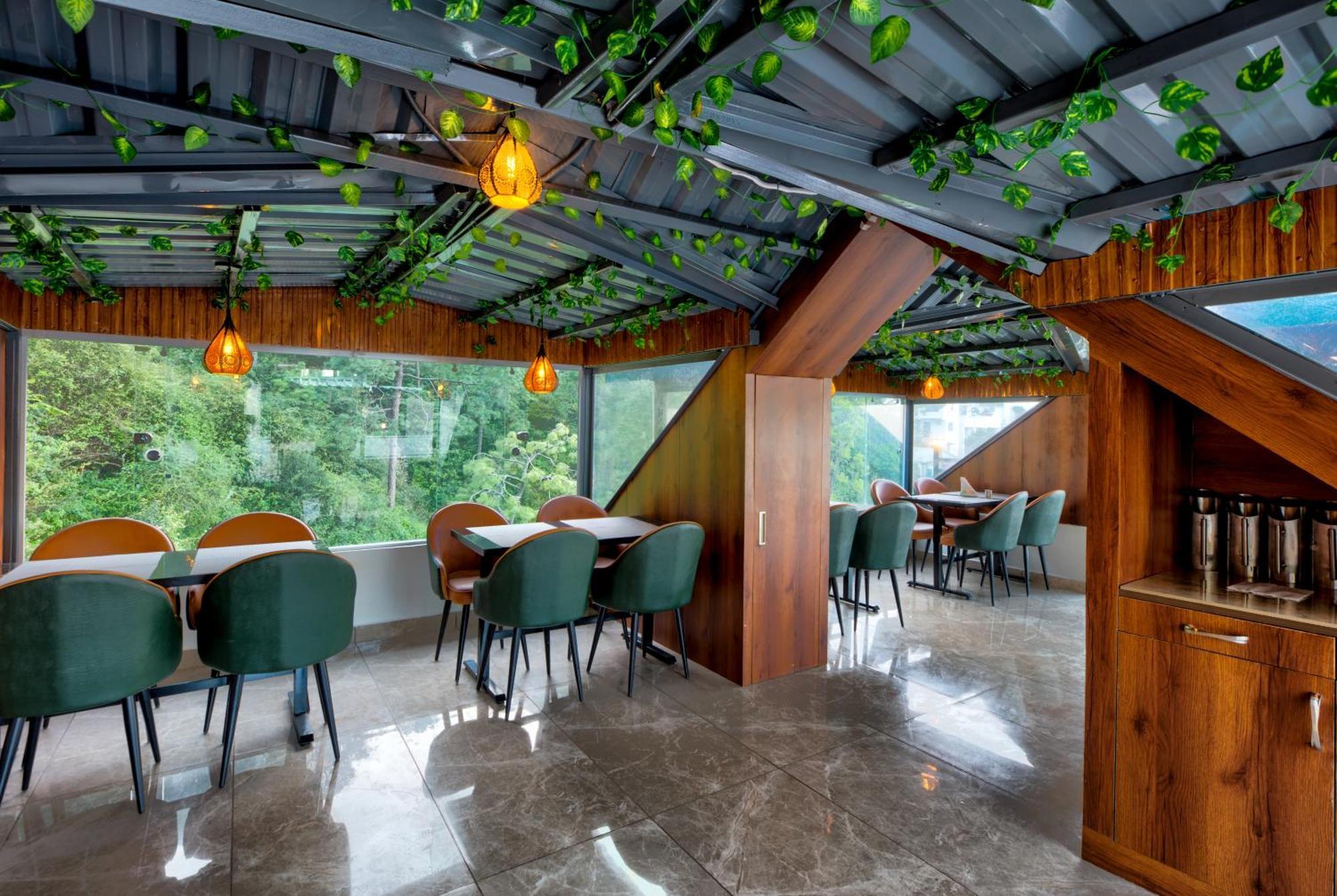 Luxe Resorts - Centrally Heated Air Conditioned Hotel In The Heart Of Kasauli Dış mekan fotoğraf