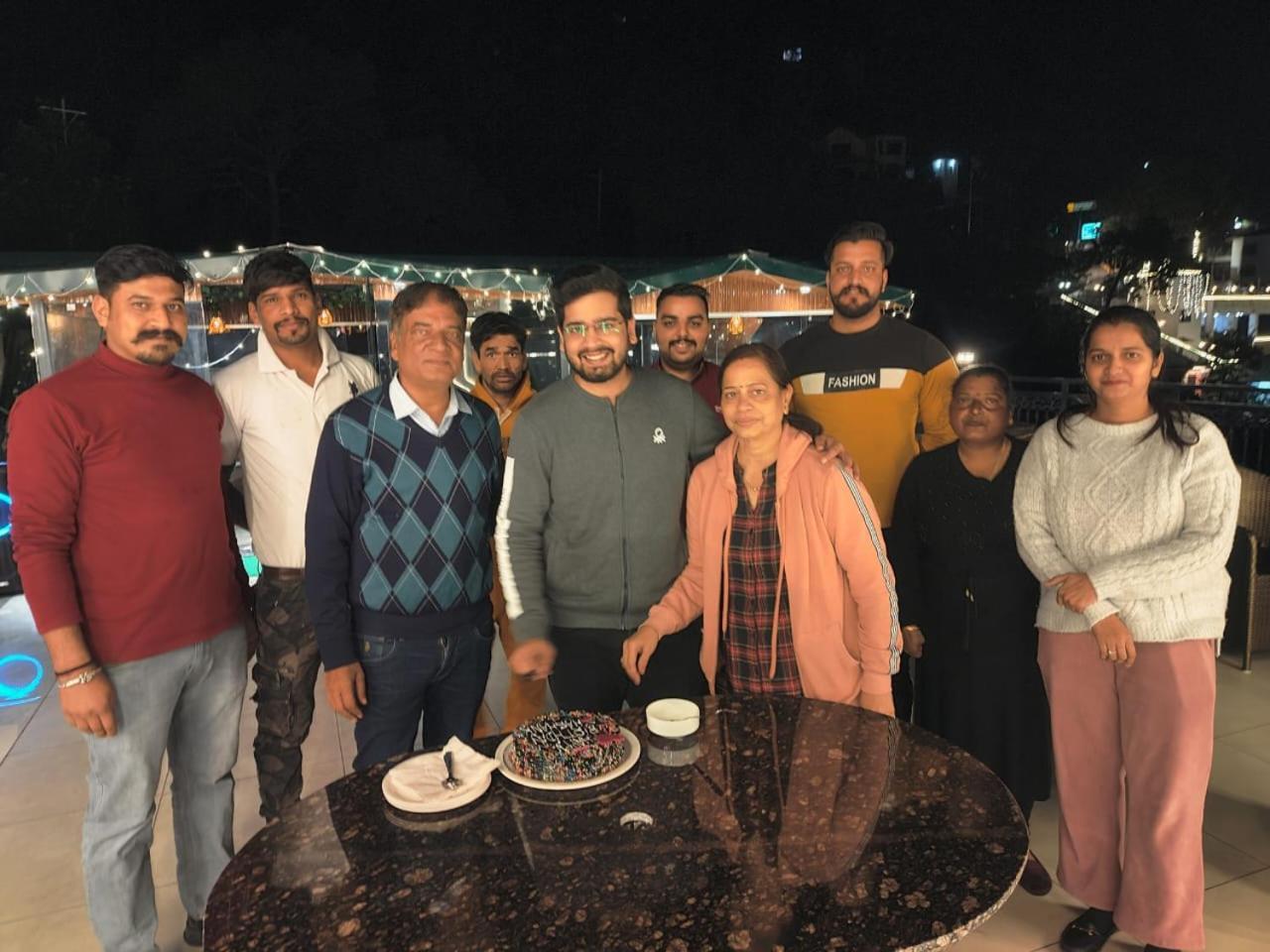 Luxe Resorts - Centrally Heated Air Conditioned Hotel In The Heart Of Kasauli Dış mekan fotoğraf